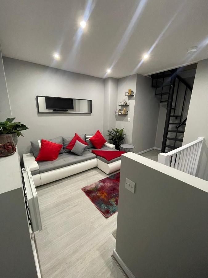 Unique Duplex Apartment Free Parking Free Wi-Fi 6 Minutes From Leeds City Centre Eksteriør bilde