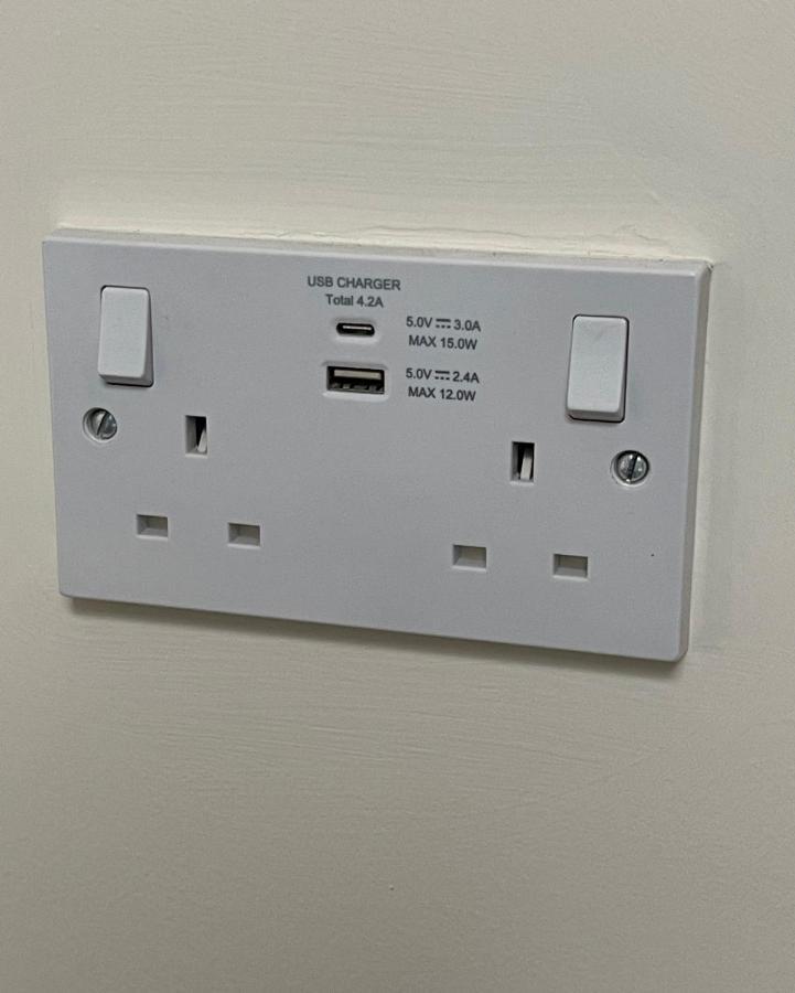 Unique Duplex Apartment Free Parking Free Wi-Fi 6 Minutes From Leeds City Centre Eksteriør bilde